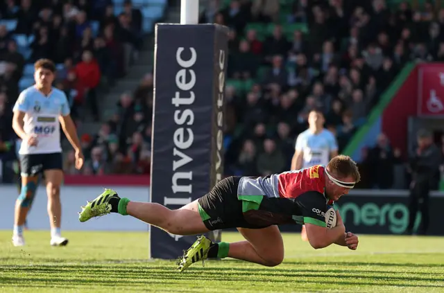Fin Baxter scores