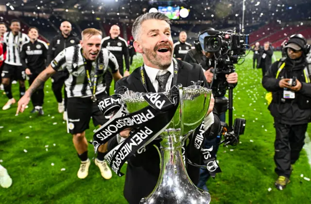 St Mirren manager Stephen Robinson