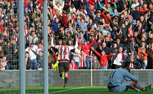 Steven Fletcher of Sunderland celebrates