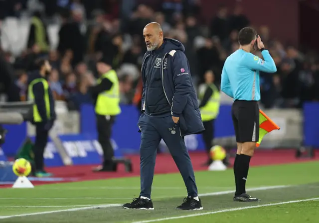 Nuno Espirito Santo, Manager of West Ham United, looks dejected