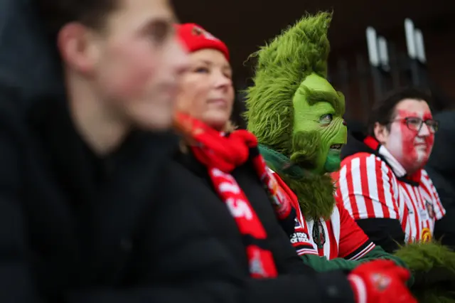 A Sunderland fan disguised as the Grinch