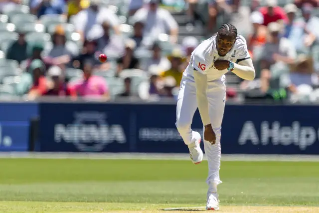 Jofra Archer bowls