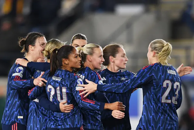 Beth Mead of Arsenal celebrates scoring her team's second goal