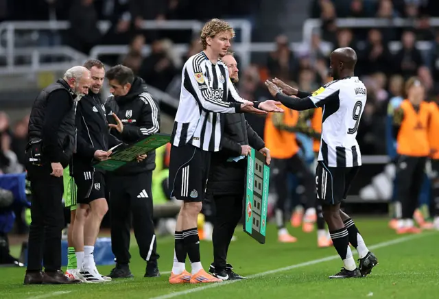 Yoane Wissa of Newcastle United is replaced as a substitute by Nick Woltemade