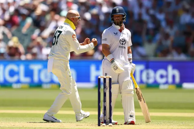 Nathan Lyon celebrates the wicket of Ben Duckett