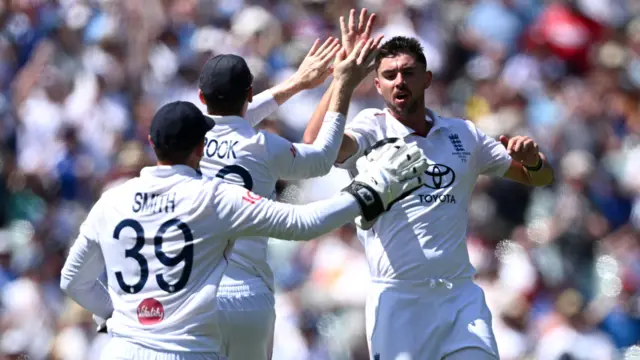 Josh Tongue and England celebrate the wicket of Cam Green