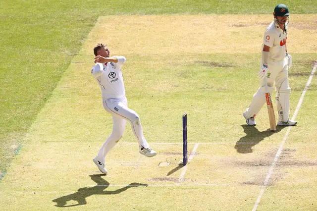 Joe Root bowls