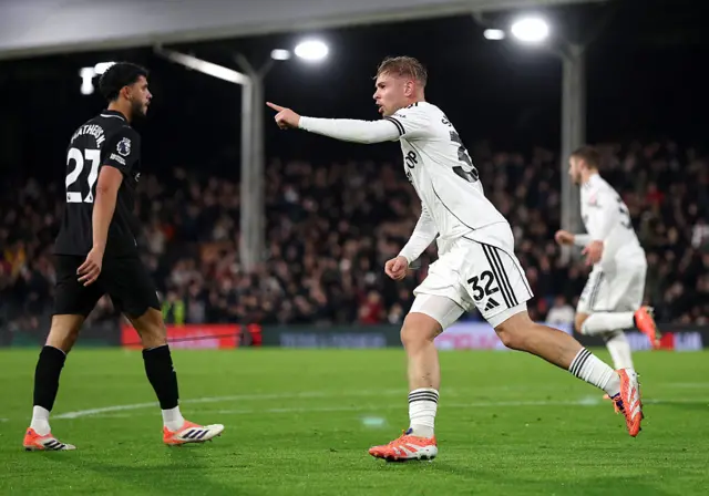 Emile Smith Rowe celebrates