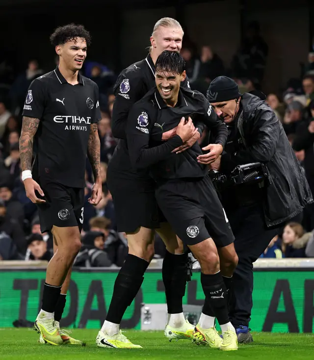 Tijjani Reijnders celebrates with his teammates