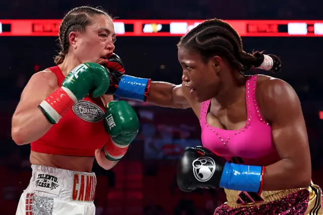 Caroline Dubois lands a punch on Camilla Panatta