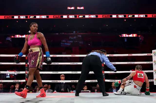Caroline Dubois knocks down Camila Panatta