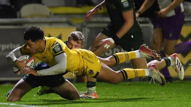 Rio Dyer try for Dragons