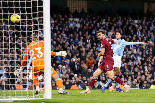 Tijjani Reijnders of Manchester City scores his team's second goal