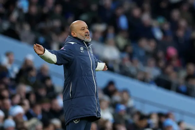 West Ham United manager Nuno Espirito Santo reacts