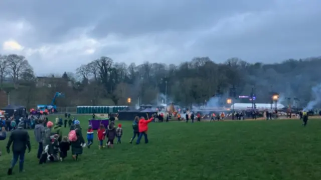 Crowds arrives at Myrtle Park