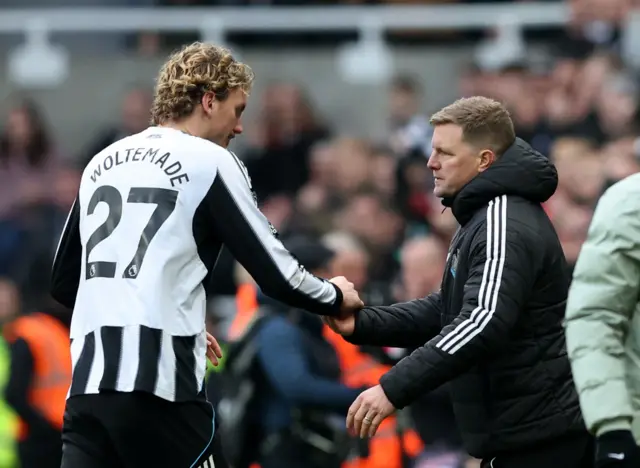 Premier League - Newcastle UnNewcastle United's Nick Woltemade shakes hands with Newcastle United manager Eddie Howe after being substituted during Premier League fixture v Chelsea.
