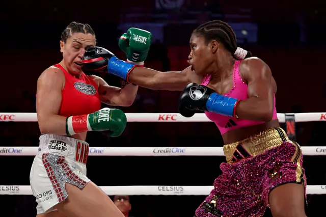 Caroline Dubois lands a punch on Camilla Panatta