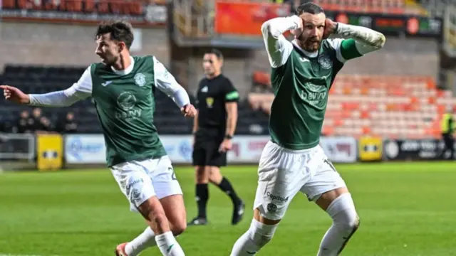 Hibs' Martin Boyle (right) celebrates