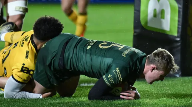 Sam Gilbert try for Connacht
