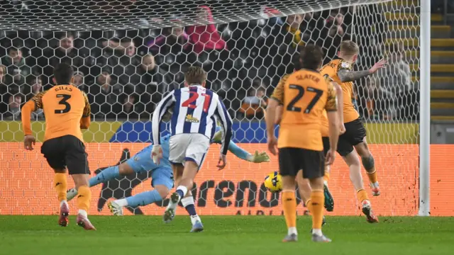 Oli McBurnie scores from the penalty spot