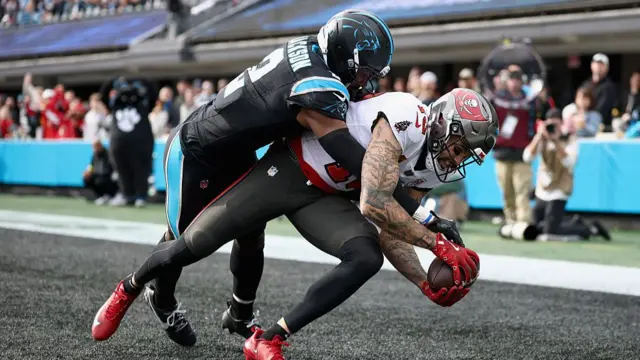 Bucs Panthers