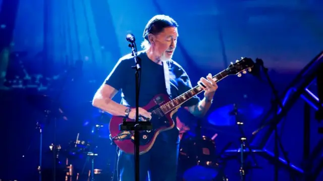 Rea performing on 30 October, 2017, in Berlin