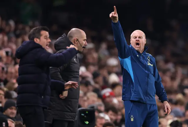 Sean Dyche, Manager of Nottingham Forest, gives the team instructions during the Premier League match between Fulham and Nottingham Forest at Craven Cottage on December 22, 2025 in London, England.