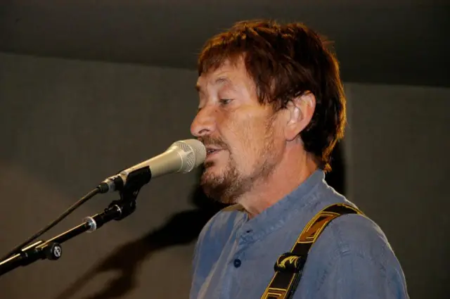 Rea performing on BBC Radio 2 in 2009