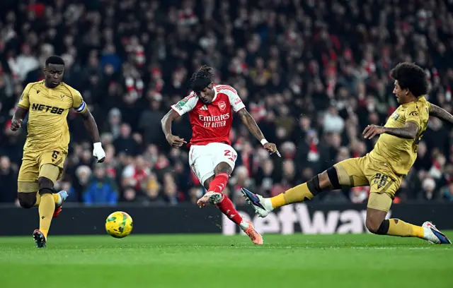 Noni Madueke fires straight at Crystal Palace goalkeeper Walter Benitez