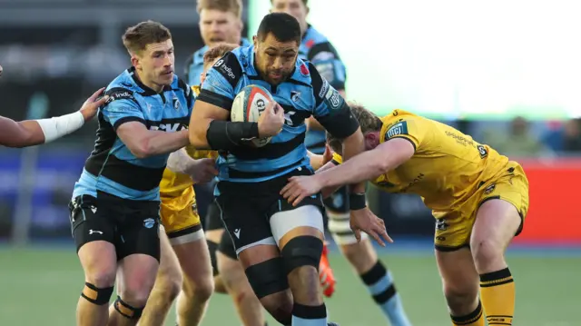 Taulupe's Faletau carries