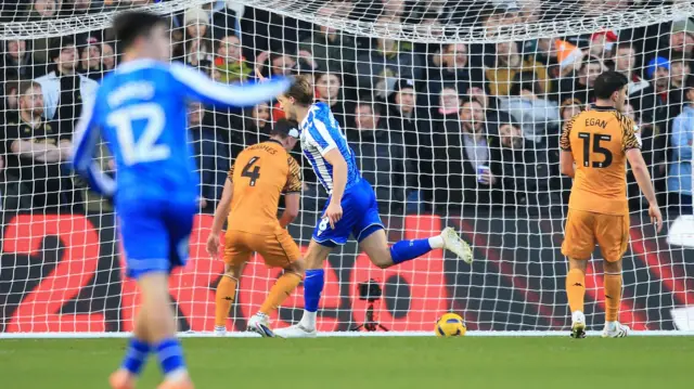 Svante Ingelsson runs off to celebrate after scoring against Hull