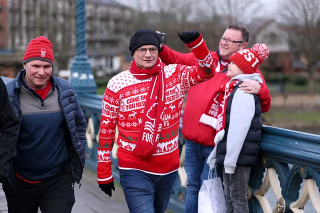 Nottingham Forest fan in Christmas jumper
