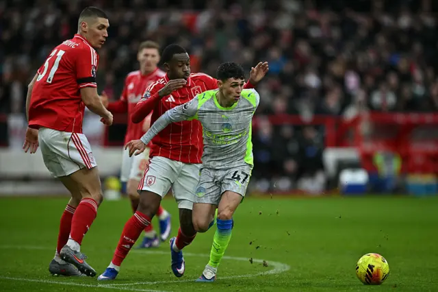 Nottingham Forest's English midfielder #07 Callum Hudson-Odoi (C) vies with Manchester City's English midfielder #47 Phil Foden