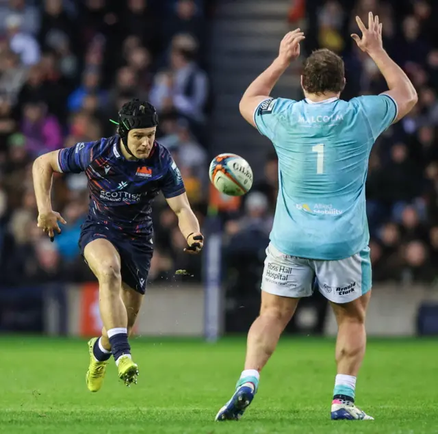 Darcy Graham kicks
