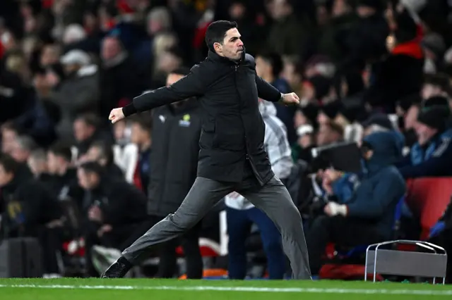 Mikel Arteta celebrating