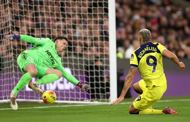 Richarlison fires home under Henderson