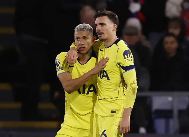 Richarlison celebrates with van de ven