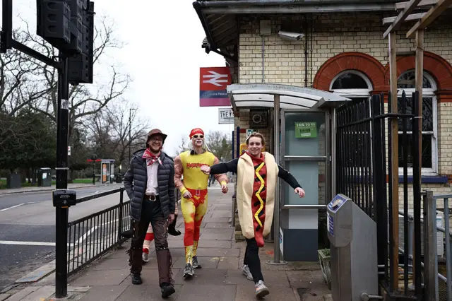Fans arrive at Ally Pally in fancy dress