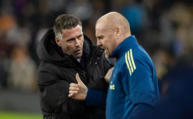 Sean Dyche and Rob Edwards talking