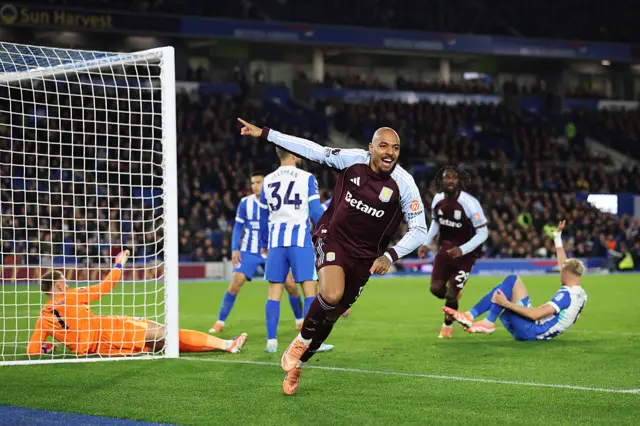 Donyell Malel celebrates