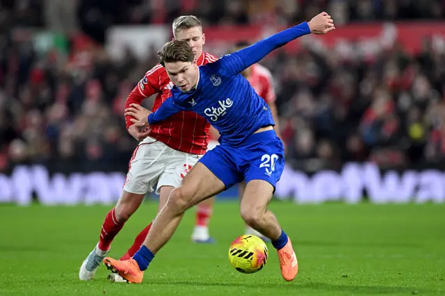 Tyler Dibling is challenged by Oleksandr Zinchenko