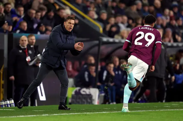 Scott Parker encourages his players