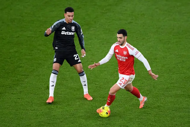 Mikel Merino of Arsenal controls the ball