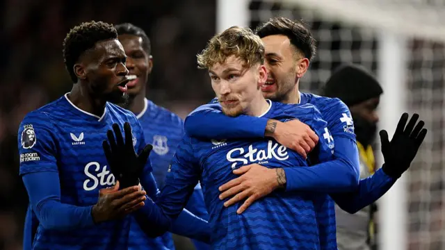 James Garner of Everton celebrates