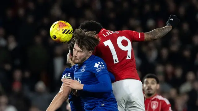 Nottingham Forest's Igor Jesus heads at goal