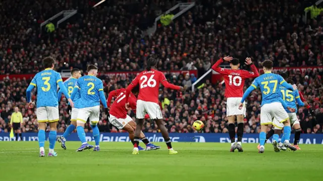 Joshua Zirkzee of Manchester United scores