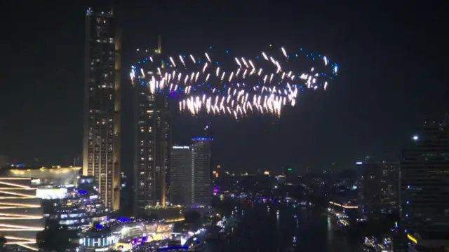 Drones light up a circle in Bangkok