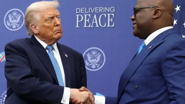 Donald Trump shakes hands with Democratic Republic of Congo President Felix Tshisekedi.