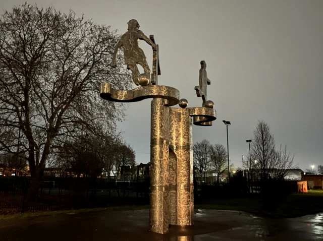 Baseball Ground statue in Derby