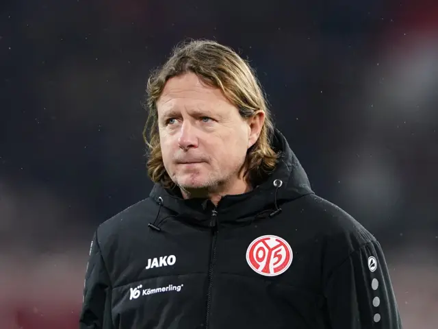 Bo Henriksen, Head Coach of 1.FSV Mainz 05 looks dejected